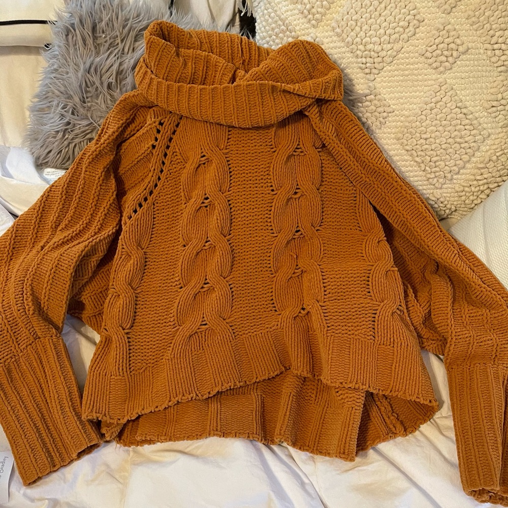 Turtleneck sweater 🤍